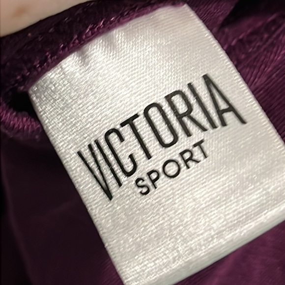 Victoria sport tank top size small - Picture 6 of 6